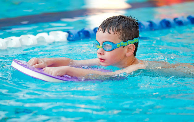 نوادي تعليم سباحة للاطفال أبوظبي